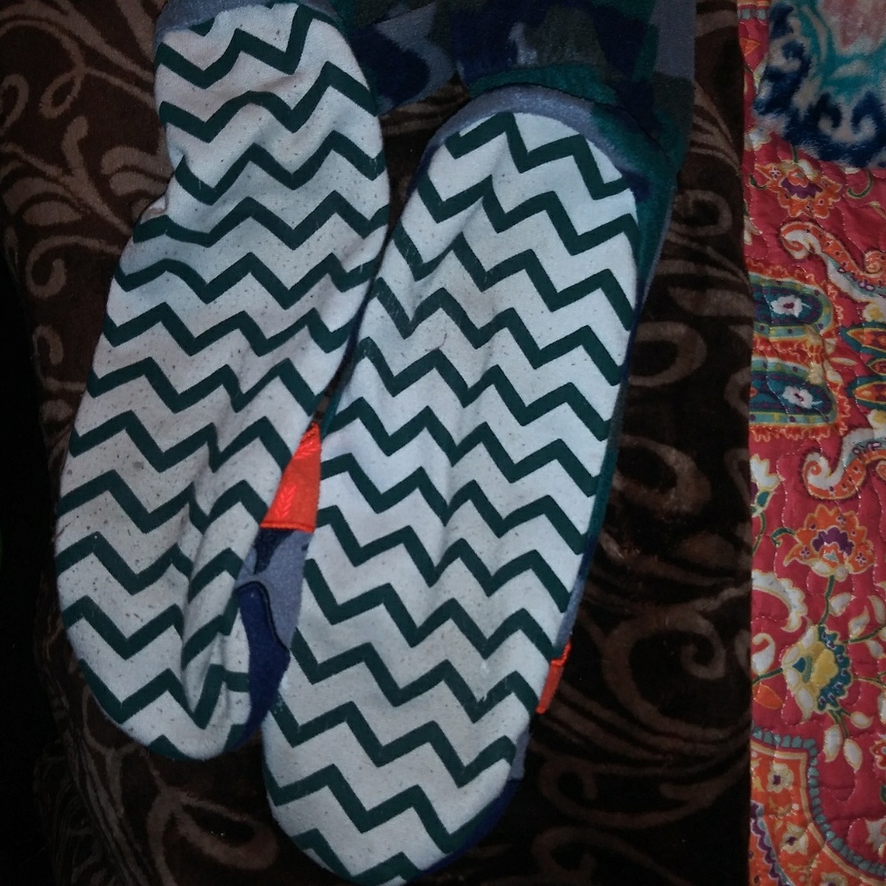 PJ's - Picture 5 of 6